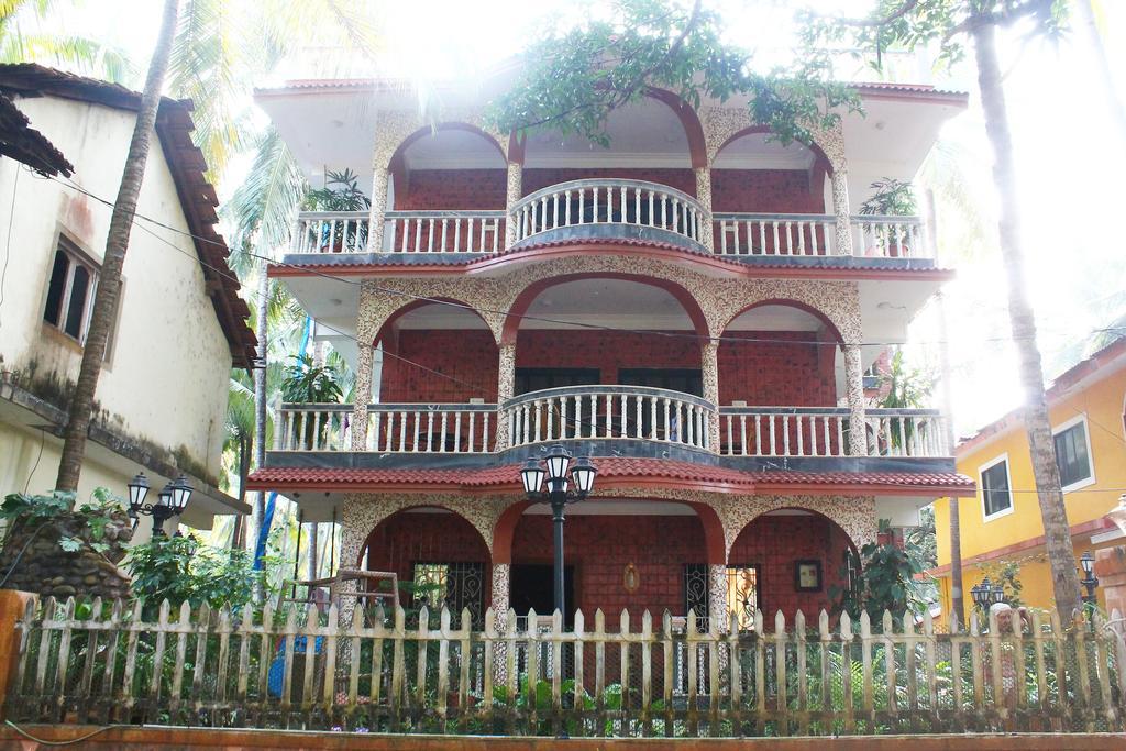 White Pearl Guest House Morjim Chambre photo