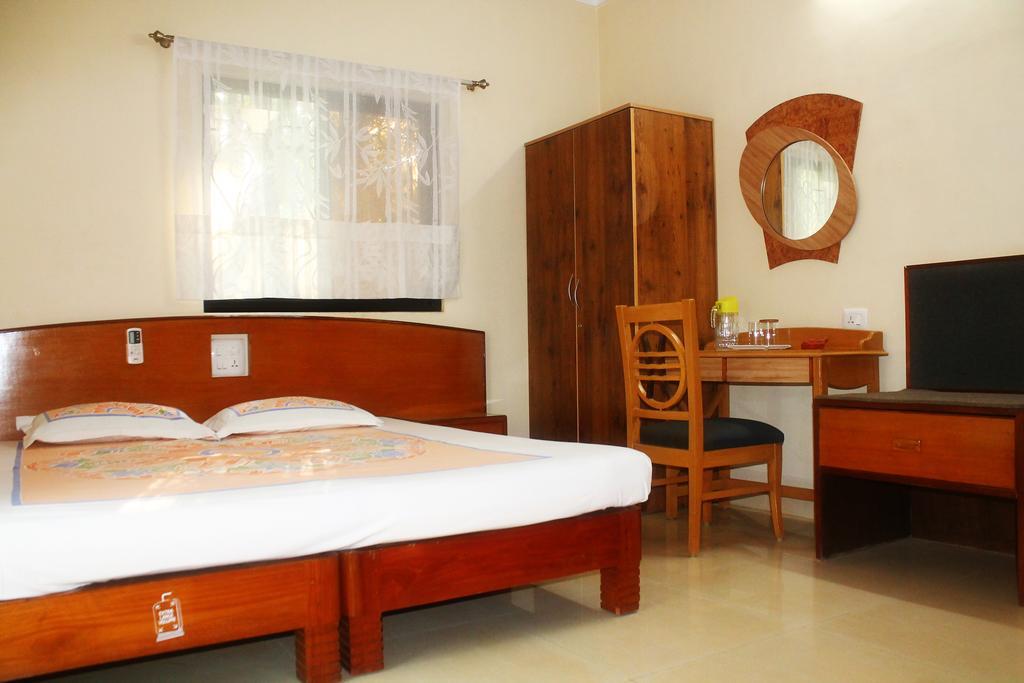 White Pearl Guest House Morjim Chambre photo