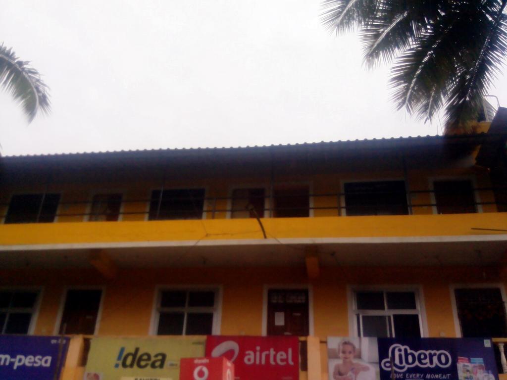 White Pearl Guest House Morjim Extérieur photo